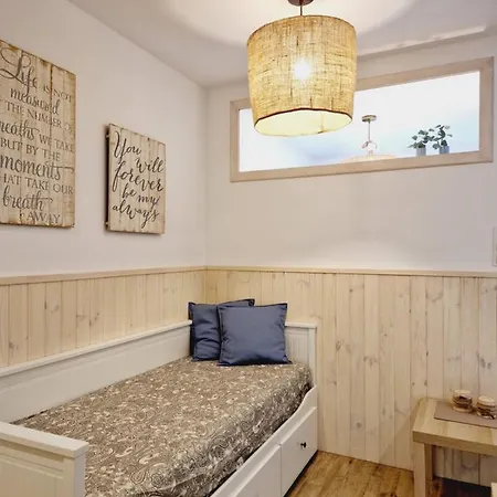 Pba Stockholm - Basen Kryty, Parter, Taras, Parking *