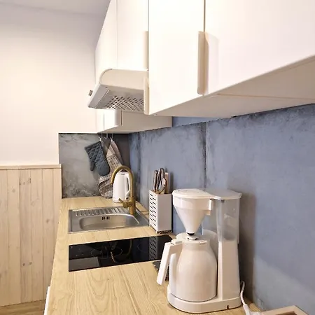 Pba Stockholm - Basen Kryty, Parter, Taras, Parking 포비에로보