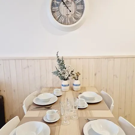 Pba Stockholm - Basen Kryty, Parter, Taras, Parking *